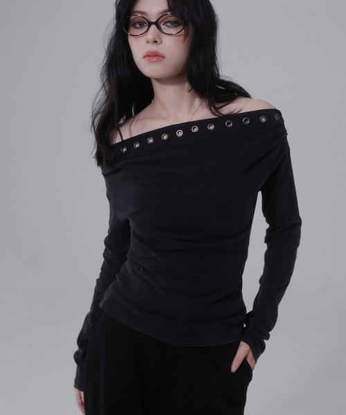 ENVYM(アンビー)の「ピグメント アイレット オフショル トップス(Tシャツ/カットソー・レディース・グレー/ブラウン/カーキ・FREE)」の16枚目の写真