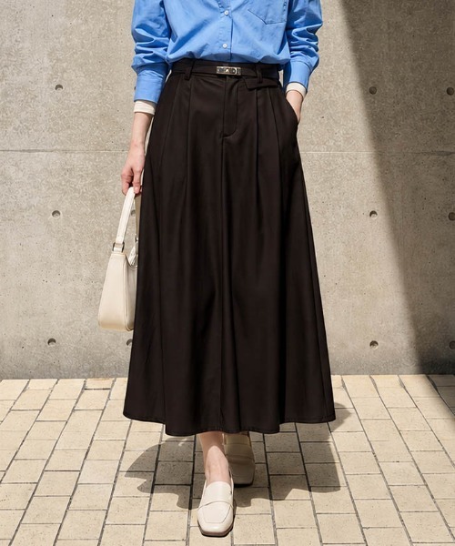 AMELY(エミリー)の「ベルト付き レザーライクロングスカート/Aライン/バックゴム(スカート・レディース・ブラウン/ベージュ/ブラック・L/M)」の2枚目の写真