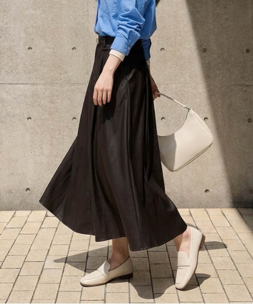 AMELY(エミリー)の「ベルト付き レザーライクロングスカート/Aライン/バックゴム(スカート・レディース・ブラウン/ベージュ/ブラック・L/M)」の9枚目の写真