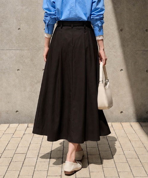 AMELY(エミリー)の「ベルト付き レザーライクロングスカート/Aライン/バックゴム(スカート・レディース・ブラウン/ベージュ/ブラック・L/M)」の12枚目の写真
