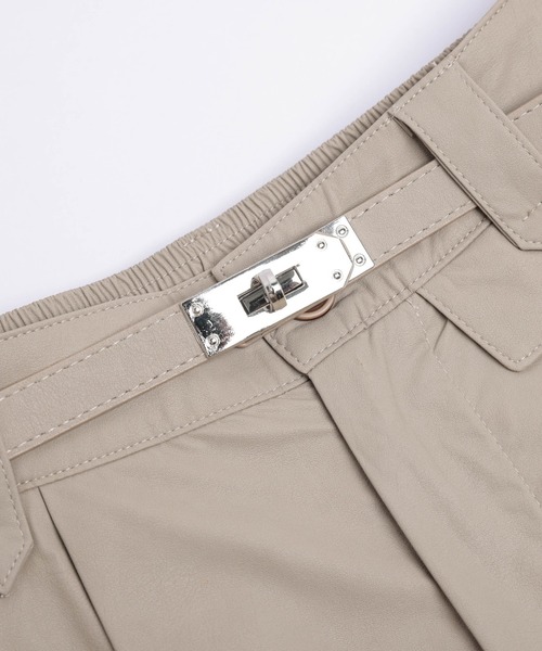 AMELY(エミリー)の「ベルト付き レザーライクロングスカート/Aライン/バックゴム(スカート・レディース・ブラウン/ベージュ/ブラック・L/M)」の20枚目の写真