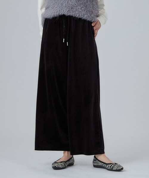 SHOO・LA・RUE(シューラルー)の「ベロアイージーワイドパンツ(その他パンツ・レディース・ブラウン系その他/ブラック・01/02/03/04)」の3枚目の写真