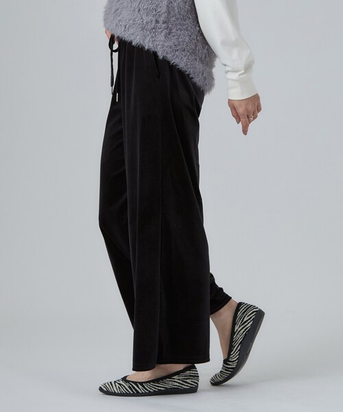 SHOO・LA・RUE(シューラルー)の「ベロアイージーワイドパンツ(その他パンツ・レディース・ブラウン系その他/ブラック・01/02/03/04)」の4枚目の写真