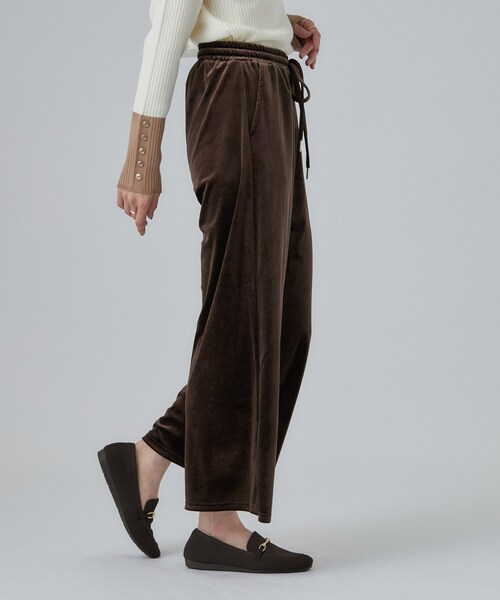 SHOO・LA・RUE(シューラルー)の「ベロアイージーワイドパンツ(その他パンツ・レディース・ブラウン系その他/ブラック・01/02/03/04)」の8枚目の写真