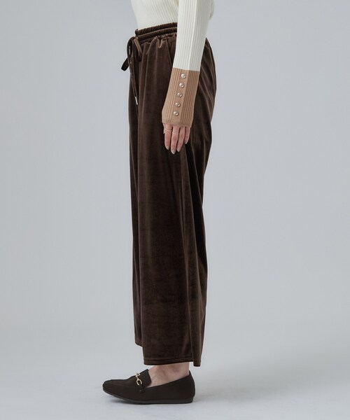 SHOO・LA・RUE(シューラルー)の「ベロアイージーワイドパンツ(その他パンツ・レディース・ブラウン系その他/ブラック・01/02/03/04)」の12枚目の写真