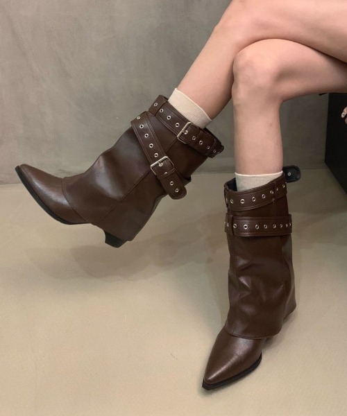 mebole(メボレ)の「double belt cover boots(ブーツ・レディース・キャメル/ブラウン/ブラック・MEDIUM/SMALL/LARGE)」の3枚目の写真
