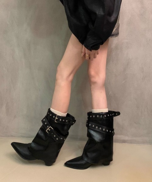mebole(メボレ)の「double belt cover boots(ブーツ・レディース・キャメル/ブラウン/ブラック・MEDIUM/SMALL/LARGE)」の8枚目の写真