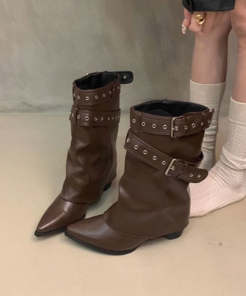 mebole(メボレ)の「double belt cover boots(ブーツ・レディース・キャメル/ブラウン/ブラック・MEDIUM/SMALL/LARGE)」の11枚目の写真