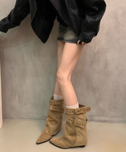 mebole(メボレ)の「double belt cover boots(ブーツ・レディース・キャメル/ブラウン/ブラック・MEDIUM/SMALL/LARGE)」の20枚目の写真