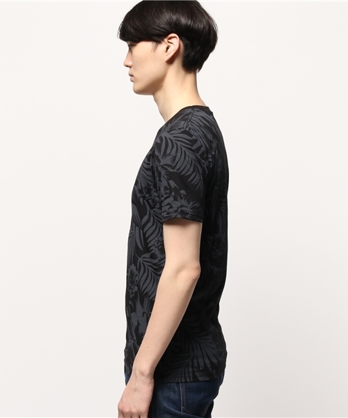 VENCEEXCHANGE（ヴァンスエクスチェンジ）の「総花柄半袖Tシャツ           （Tシャツ/カットソー・メンズ・オフホワイト/ブラック・SMALL/LARGE/MEDIUM）」の3枚目の写真