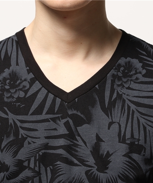 VENCEEXCHANGE（ヴァンスエクスチェンジ）の「総花柄半袖Tシャツ           （Tシャツ/カットソー・メンズ・オフホワイト/ブラック・SMALL/LARGE/MEDIUM）」の5枚目の写真