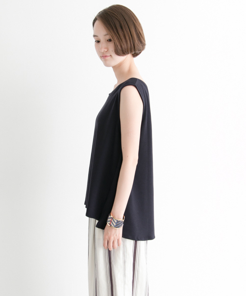 URBAN RESEARCH（アーバンリサーチ）の「UR TRベア裏毛ノースリーブプルオーバー（Tシャツ/カットソー・レディース・ネイビー/グレー・FREE）」の6枚目の写真