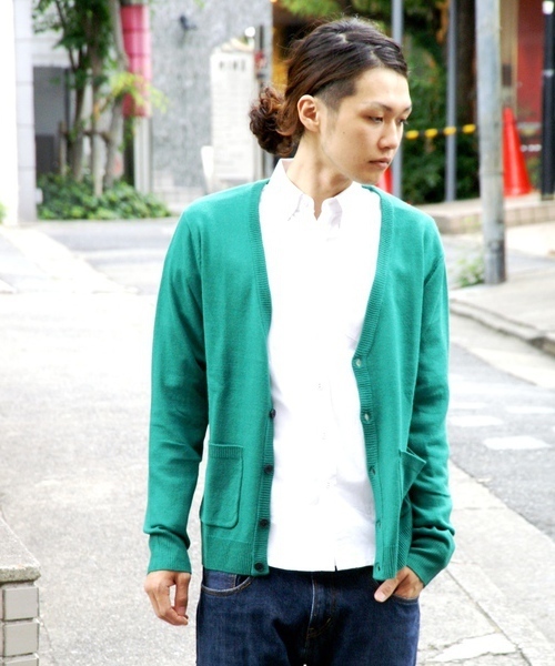 WEGO（ウィゴー）の「カシミアタッチVネックカーディガン（カーディガン/ボレロ・メンズ・ホワイト/ブラック/ベージュ/ケリー/ネイビー/レッド/ワイン/ターコイズブルー/ライトベージュ/マスタード/ロイヤルブルー・MEDIUM/LARGE）」の6枚目の写真