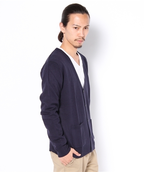 WEGO（ウィゴー）の「カシミアタッチVネックカーディガン（カーディガン/ボレロ・メンズ・ホワイト/ブラック/ベージュ/ケリー/ネイビー/レッド/ワイン/ターコイズブルー/ライトベージュ/マスタード/ロイヤルブルー・MEDIUM/LARGE）」の12枚目の写真