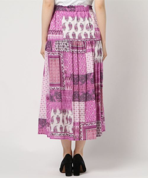NATURAL BEAUTY BASIC（ナチュラルビューティーベーシック）の「エスニックプリントスカート（スカート・レディース・ブルー系その他/ピンク系その他・SMALL/MEDIUM）」の4枚目の写真