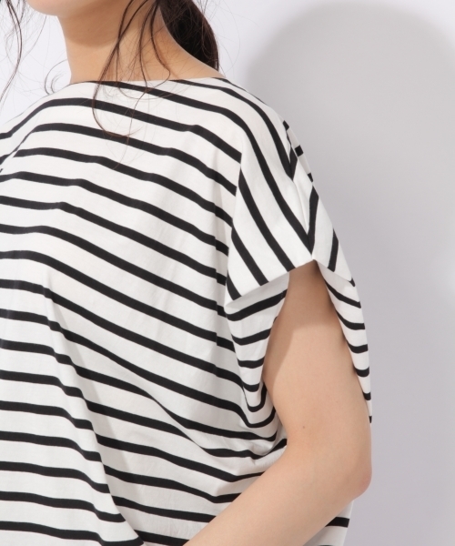 laboratory work(ラボラトリーワーク)の「変形ビックシルエットプルオーバー(Tシャツ/カットソー・レディース・ホワイト×ブラック/ホワイト×ネイビー/グレイッシュベージュ・MEDIUM)」の13枚目の写真