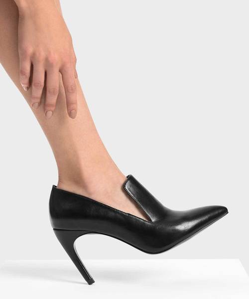 CHARLES & KEITH（チャールズ & キース）の「エクステンデッドトップラインヒール / EXTENDED TOPLINE HEELS（パンプス・レディース・ブラック/ダークブラウン/グリーン・22.5cm/23cm/23.5cm/24.5cm/25cm/25.5cm）」の4枚目の写真