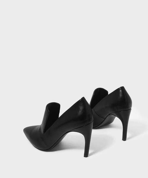 CHARLES & KEITH（チャールズ & キース）の「エクステンデッドトップラインヒール / EXTENDED TOPLINE HEELS（パンプス・レディース・ブラック/ダークブラウン/グリーン・22.5cm/23cm/23.5cm/24.5cm/25cm/25.5cm）」の6枚目の写真