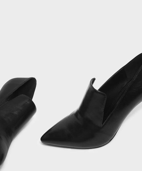 CHARLES & KEITH（チャールズ & キース）の「エクステンデッドトップラインヒール / EXTENDED TOPLINE HEELS（パンプス・レディース・ブラック/ダークブラウン/グリーン・22.5cm/23cm/23.5cm/24.5cm/25cm/25.5cm）」の7枚目の写真