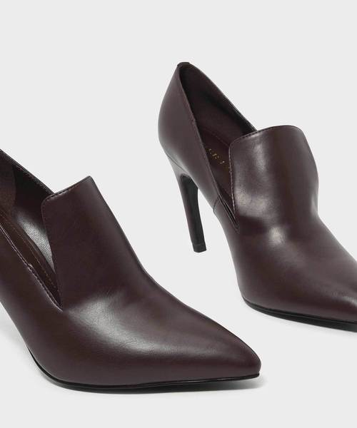 CHARLES & KEITH（チャールズ & キース）の「エクステンデッドトップラインヒール / EXTENDED TOPLINE HEELS（パンプス・レディース・ブラック/ダークブラウン/グリーン・22.5cm/23cm/23.5cm/24.5cm/25cm/25.5cm）」の13枚目の写真