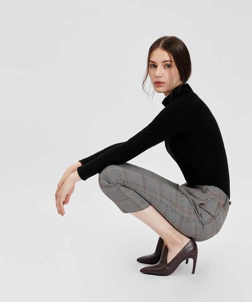 CHARLES & KEITH（チャールズ & キース）の「エクステンデッドトップラインヒール / EXTENDED TOPLINE HEELS（パンプス・レディース・ブラック/ダークブラウン/グリーン・22.5cm/23cm/23.5cm/24.5cm/25cm/25.5cm）」の15枚目の写真