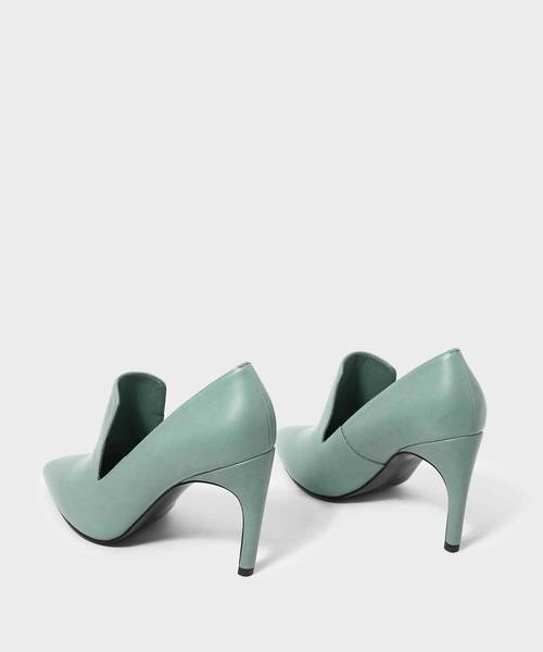 CHARLES & KEITH（チャールズ & キース）の「エクステンデッドトップラインヒール / EXTENDED TOPLINE HEELS（パンプス・レディース・ブラック/ダークブラウン/グリーン・22.5cm/23cm/23.5cm/24.5cm/25cm/25.5cm）」の18枚目の写真