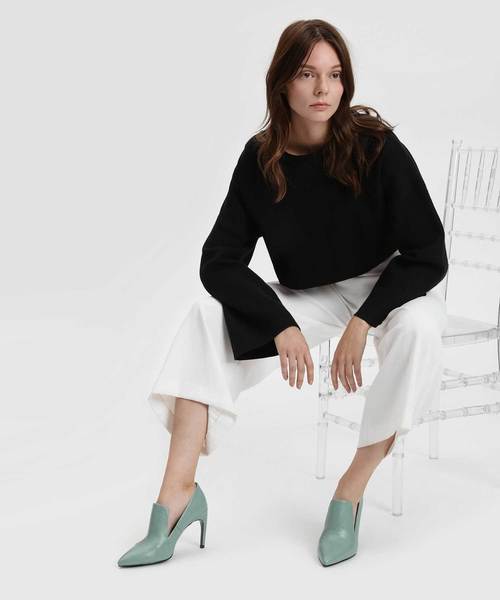 CHARLES & KEITH（チャールズ & キース）の「エクステンデッドトップラインヒール / EXTENDED TOPLINE HEELS（パンプス・レディース・ブラック/ダークブラウン/グリーン・22.5cm/23cm/23.5cm/24.5cm/25cm/25.5cm）」の21枚目の写真