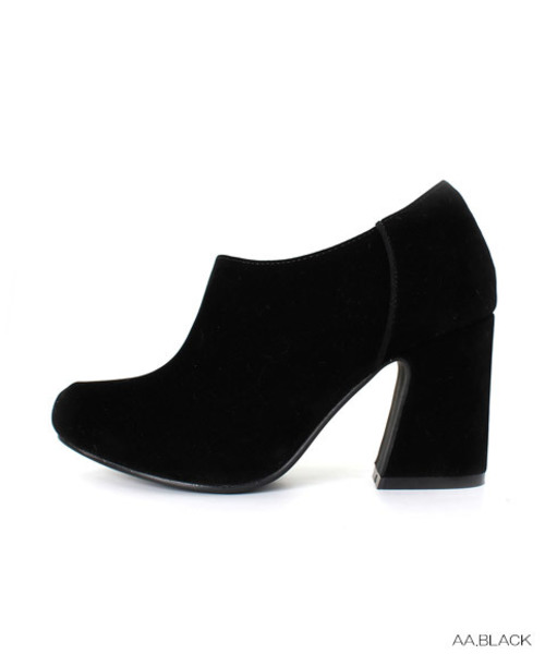 RANDA（ランダ）の「チャンキーヒールアンクルブーティ（ブーティ・レディース・ブラック/グレー/ベージュ/ネイビー・LL/L/M/S）」の2枚目の写真