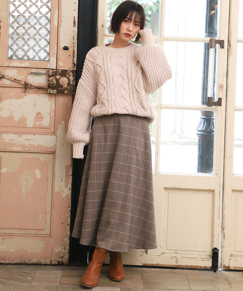 one after another NICE CLAUP（ワンアフターアナザーナイスクラップ）の「【WEB限定】 モールヤーンケーブルニット（ニット/セーター・レディース・アイボリー/モカ/ライトベージュ/ピンク・FREE）」の6枚目の写真