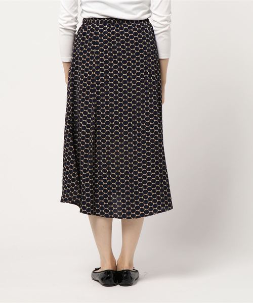 La TOTALITE（ラトータリテ）の「デシンキカプリントミモレスカート【手洗い可能】（スカート・レディース・ブラック/ネイビー・38/36）」の3枚目の写真