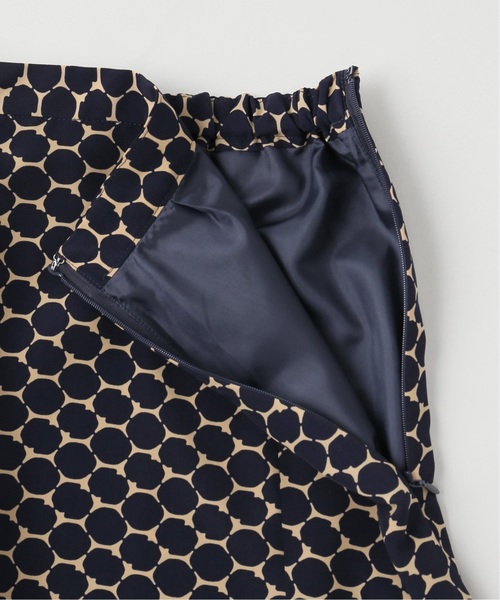 La TOTALITE（ラトータリテ）の「デシンキカプリントミモレスカート【手洗い可能】（スカート・レディース・ブラック/ネイビー・38/36）」の7枚目の写真