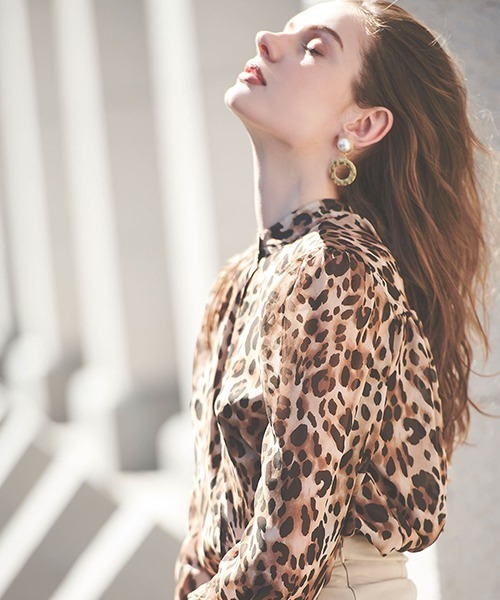 EIMY ISTOIRE（エイミーイストワール）の「Leopard バックリボンシャツ（シャツ/ブラウス・レディース・マルチ・FREE）」の5枚目の写真