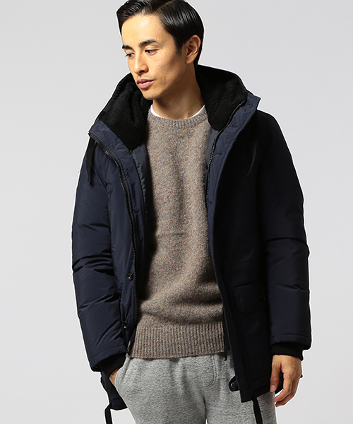 B:MING by BEAMS(ビーミングバイビームス)の「ビーミング by ビームス / ボアハーフダウン(ダウンジャケット/コート・メンズ・ネイビー/マスタード・SMALL/MEDIUM/LARGE)」の1枚目の写真