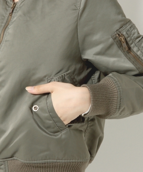 Jewel Changes（ジュエルチェンジズ）の「JCT N TWL ヴィンテージ MA-1（ブルゾン・レディース・オリーブ/ネイビー・36/38）」の10枚目の写真