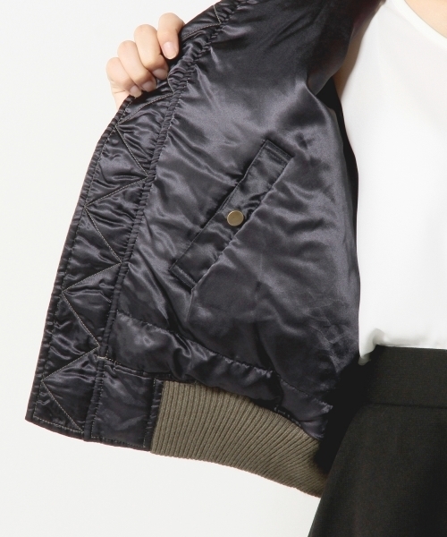 Jewel Changes（ジュエルチェンジズ）の「JCT N TWL ヴィンテージ MA-1（ブルゾン・レディース・オリーブ/ネイビー・36/38）」の13枚目の写真