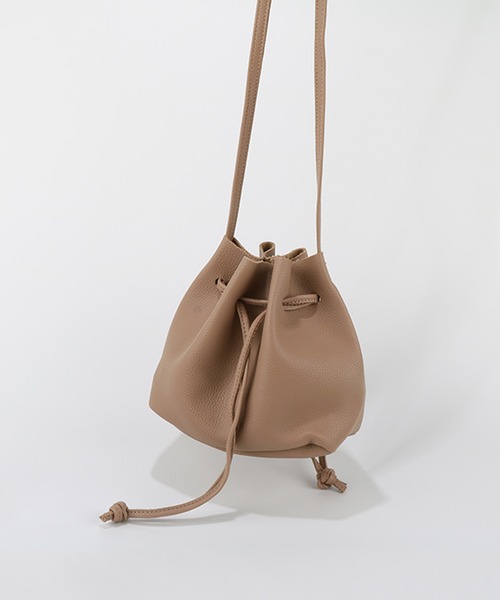 shopnikoniko（ショップニコニコ）の「ワンショルダー巾着バッグ（ショルダーバッグ・レディース・ホワイト/ブラック/ベージュ/サックスブルー/イエロー・フリー）」の4枚目の写真