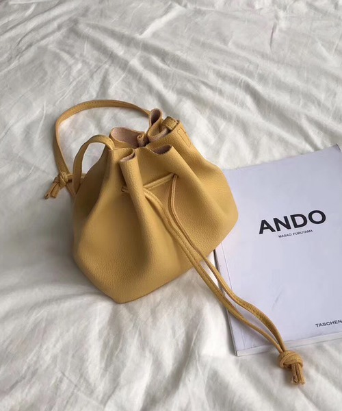 shopnikoniko（ショップニコニコ）の「ワンショルダー巾着バッグ（ショルダーバッグ・レディース・ホワイト/ブラック/ベージュ/サックスブルー/イエロー・フリー）」の5枚目の写真