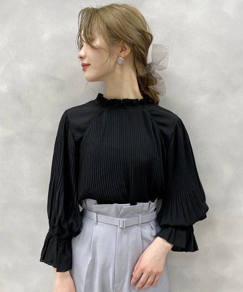 one after another NICE CLAUP（ワンアフターアナザーナイスクラップ）の「【WEB限定】消しプリーツブラウス（シャツ/ブラウス・レディース・ブラック/モカ/ベージュ系その他/ピンクベージュ/ドット・FREE）」の2枚目の写真