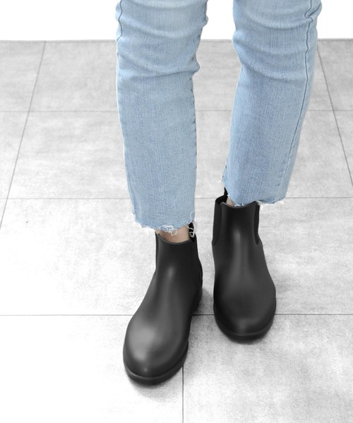 SOROTTO(ソロット)の「完全防水 サイドゴアラバーレインブーツ(レインシューズ・レディース・ブラック/ダークブラウン・22.5cm/23.0cm/23.5cm/24.0cm/24.5cm/25.0cm/25.5cm/26.0cm/26.5cm)」の18枚目の写真