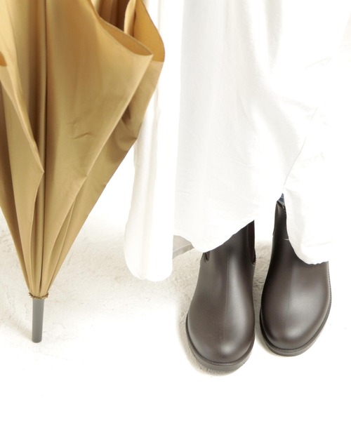 SOROTTO(ソロット)の「完全防水 サイドゴアラバーレインブーツ(レインシューズ・レディース・ブラック/ダークブラウン・22.5cm/23.0cm/23.5cm/24.0cm/24.5cm/25.0cm/25.5cm/26.0cm/26.5cm)」の21枚目の写真