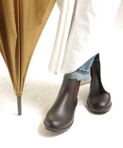 SOROTTO(ソロット)の「完全防水 サイドゴアラバーレインブーツ(レインシューズ・レディース・ブラック/ダークブラウン・22.5cm/23.0cm/23.5cm/24.0cm/24.5cm/25.0cm/25.5cm/26.0cm/26.5cm)」の22枚目の写真