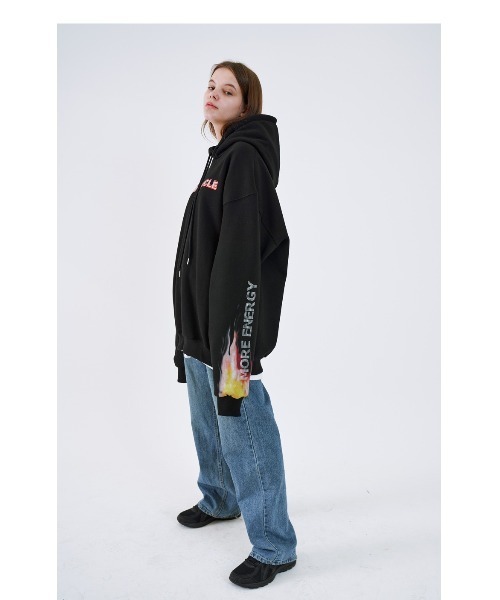ONA（オーエヌエー）の「『ONA/オーエヌエー』ENERGY FLAME OVER HOODIE/韓国ブランド ファイヤーパターン プルオーバーパーカー/フーディー（パーカー・メンズ・ブラック・M/L）」の6枚目の写真