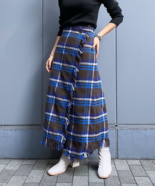 PAGEBOY(ページボーイ)の「チェックフリンジラップスカート(スカート・レディース・ブラック/ブラウン/オフホワイト・FREE)」の3枚目の写真