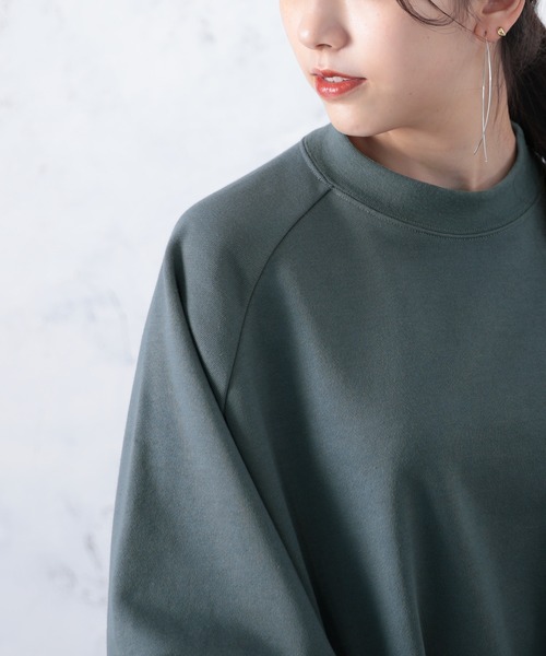 classicalelf(クラシカルエルフ)の「モックネックバックプリント無地プルオーバートレーナー(長袖)(スウェット・レディース・オフホワイト/グレイッシュベージュ/チャコール/ベージュ/グレイッシュブルー・MEDIUM/LARGE/X-LARGE)」の18枚目の写真