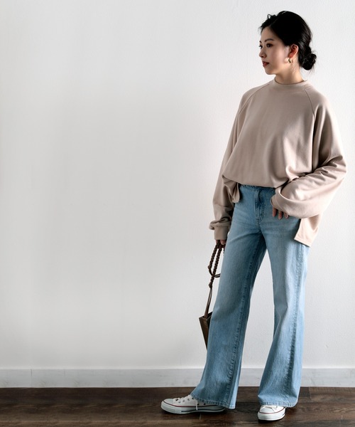 classicalelf(クラシカルエルフ)の「モックネックバックプリント無地プルオーバートレーナー(長袖)(スウェット・レディース・オフホワイト/グレイッシュベージュ/チャコール/ベージュ/グレイッシュブルー・MEDIUM/LARGE/X-LARGE)」の7枚目の写真