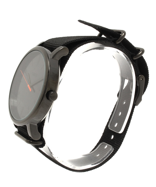bpr BEAMS（ビーピーアール ビームス ）の「TIMEX / クラシックラウンド　カラー（アナログ腕時計・メンズ・グレー/ブラック・ONE SIZE）」の3枚目の写真