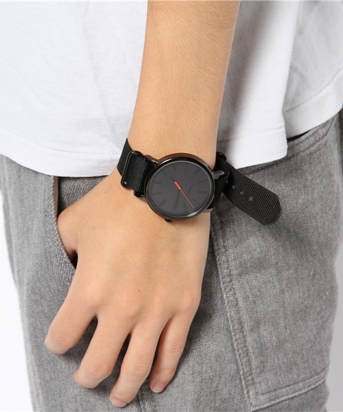 bpr BEAMS（ビーピーアール ビームス ）の「TIMEX / クラシックラウンド　カラー（アナログ腕時計・メンズ・グレー/ブラック・ONE SIZE）」の9枚目の写真