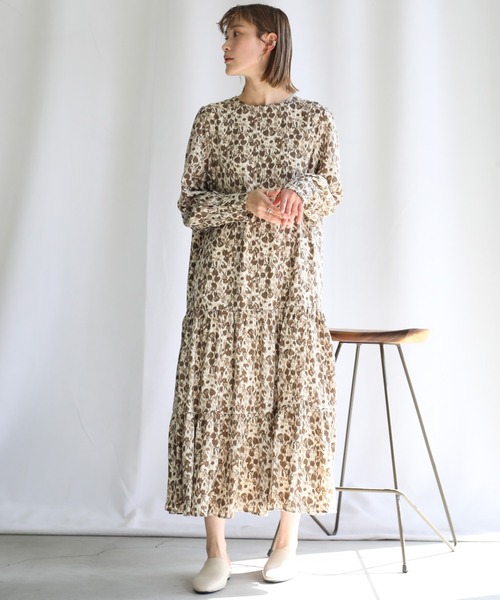 select MOCA（セレクトモカ）の「2021 SS ニュアンスティアードデザインワンピース（ワンピース・レディース・ブラック/ベージュ・FREE）」の2枚目の写真