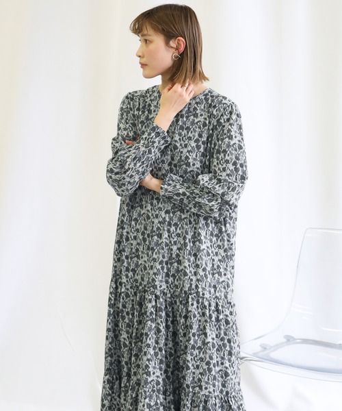 select MOCA（セレクトモカ）の「2021 SS ニュアンスティアードデザインワンピース（ワンピース・レディース・ブラック/ベージュ・FREE）」の3枚目の写真