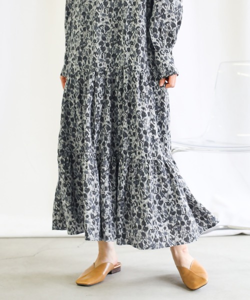 select MOCA（セレクトモカ）の「2021 SS ニュアンスティアードデザインワンピース（ワンピース・レディース・ブラック/ベージュ・FREE）」の8枚目の写真